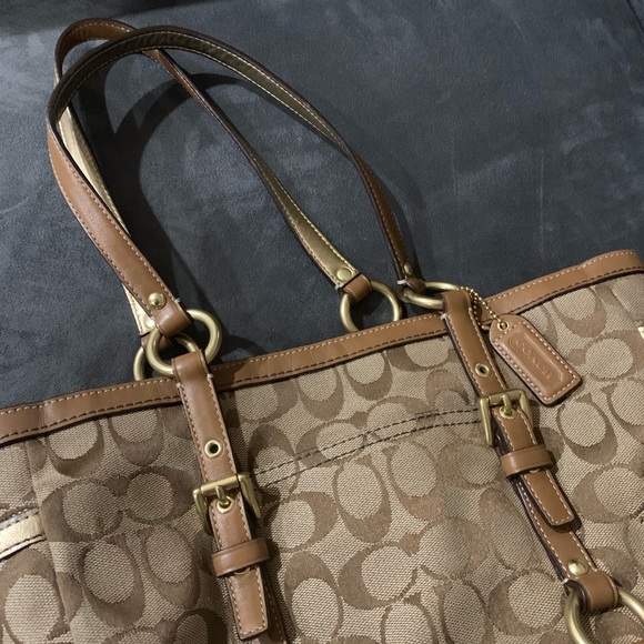 Women’s coach purse - Picture 2 of 6